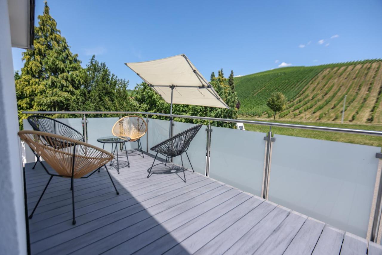 Penthouse-wohnung I 100 Qm I Blick Auf Weinreben I Nespresso I Emma Matratzen Apartment Auggen
